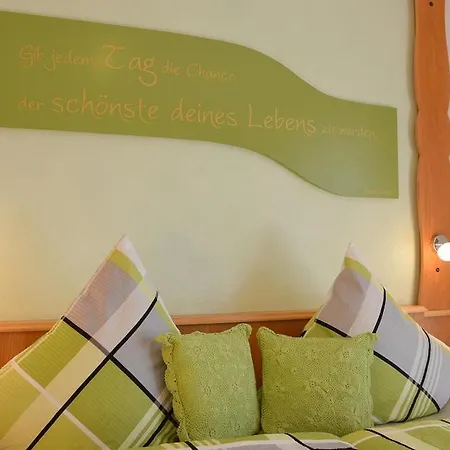 Haus Alpenflora Guest house 3*
